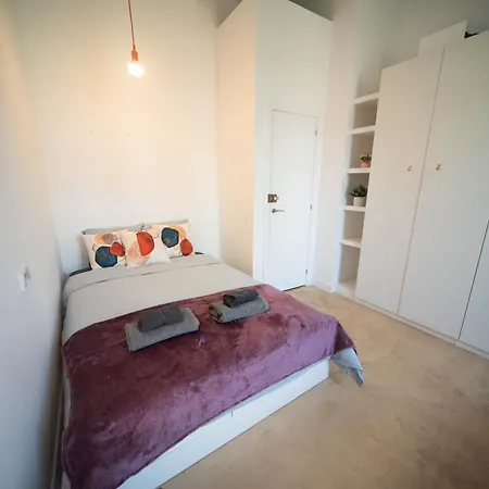 Hostel Close To Sagrada Familia *