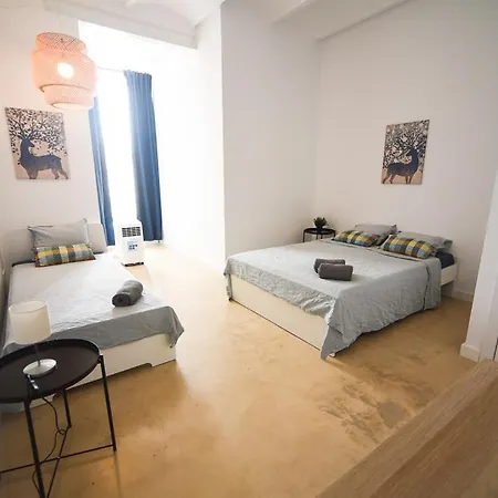 Hostel Close To Sagrada Familia *